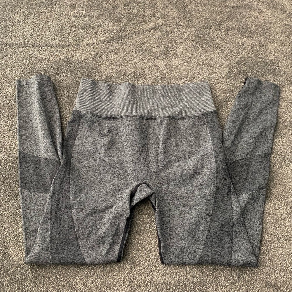 Victoria’s Secret PINK gray leggings